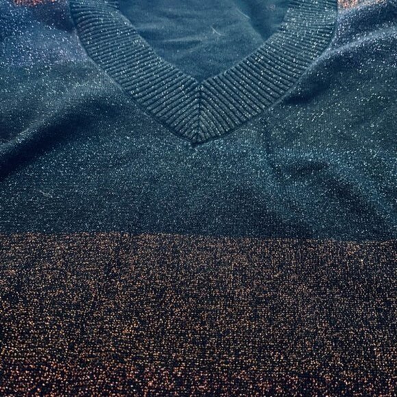 - Express bronze and blue vneck sparkle - Picture 5 of 5